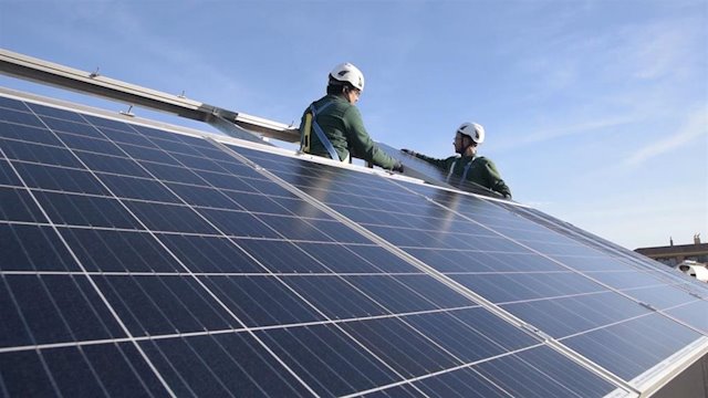 Instalación solar fotovoltaica para autoconsumo de 10,05 kW, en nave industrial de Santa Perpetua de Mogoda