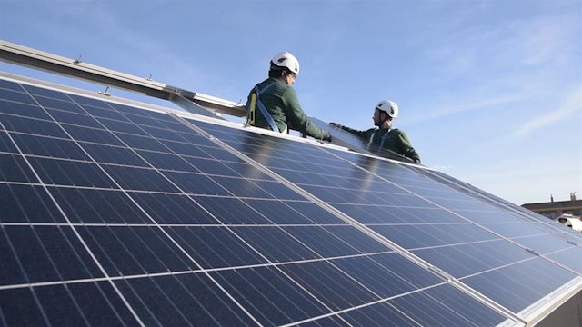 10.05 kW photovoltaic solar system for self-consumption, in Santa Perpetua de Mogoda industrial building